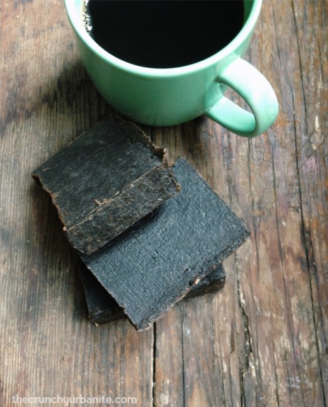 Homemade coffee soap recipe — thecrunchyurbanite.com
